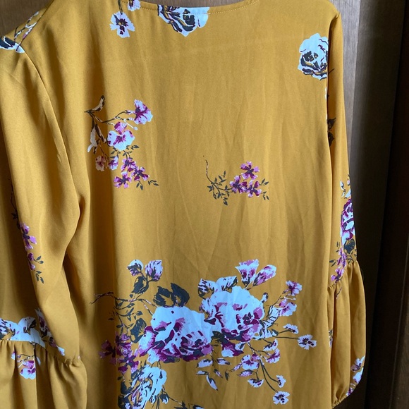 Maurices butterscotch and floral Blouse - Picture 6 of 7